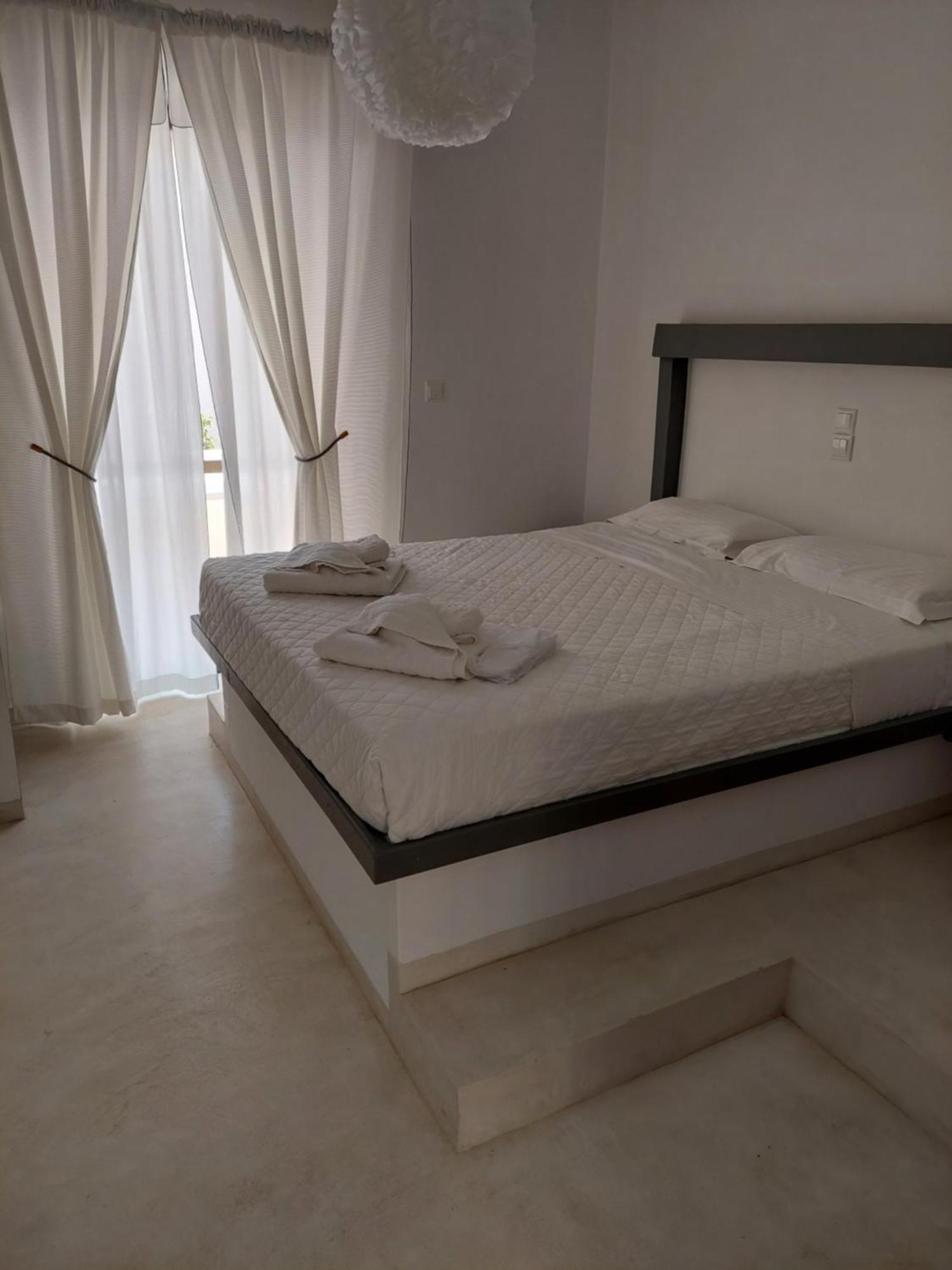 شقة Golden Star Praxitelous Agia Marina  المظهر الخارجي الصورة